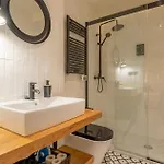 Metropolitan By Staynn Apartment *