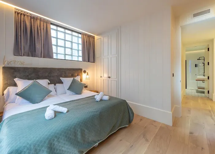 Metropolitan By Staynn