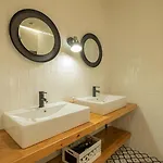 Metropolitan By Staynn *