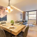 Metropolitan By Staynn *