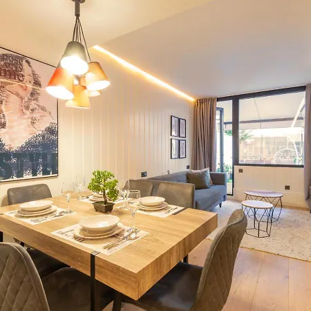 Metropolitan By Staynn *